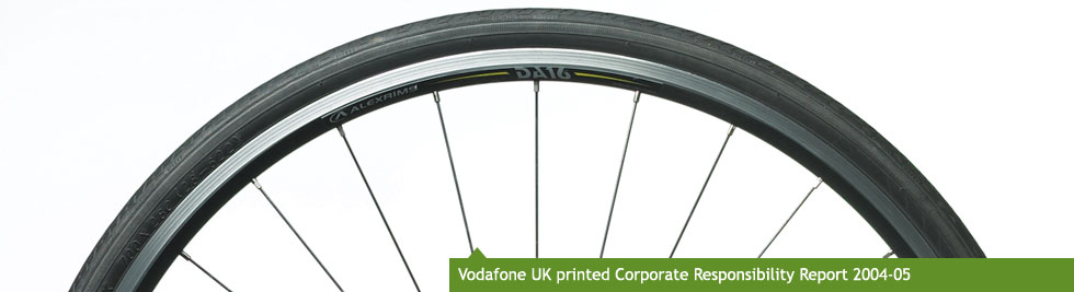 Vodafone UK printed Corporate Responsibility Report 2004-05
